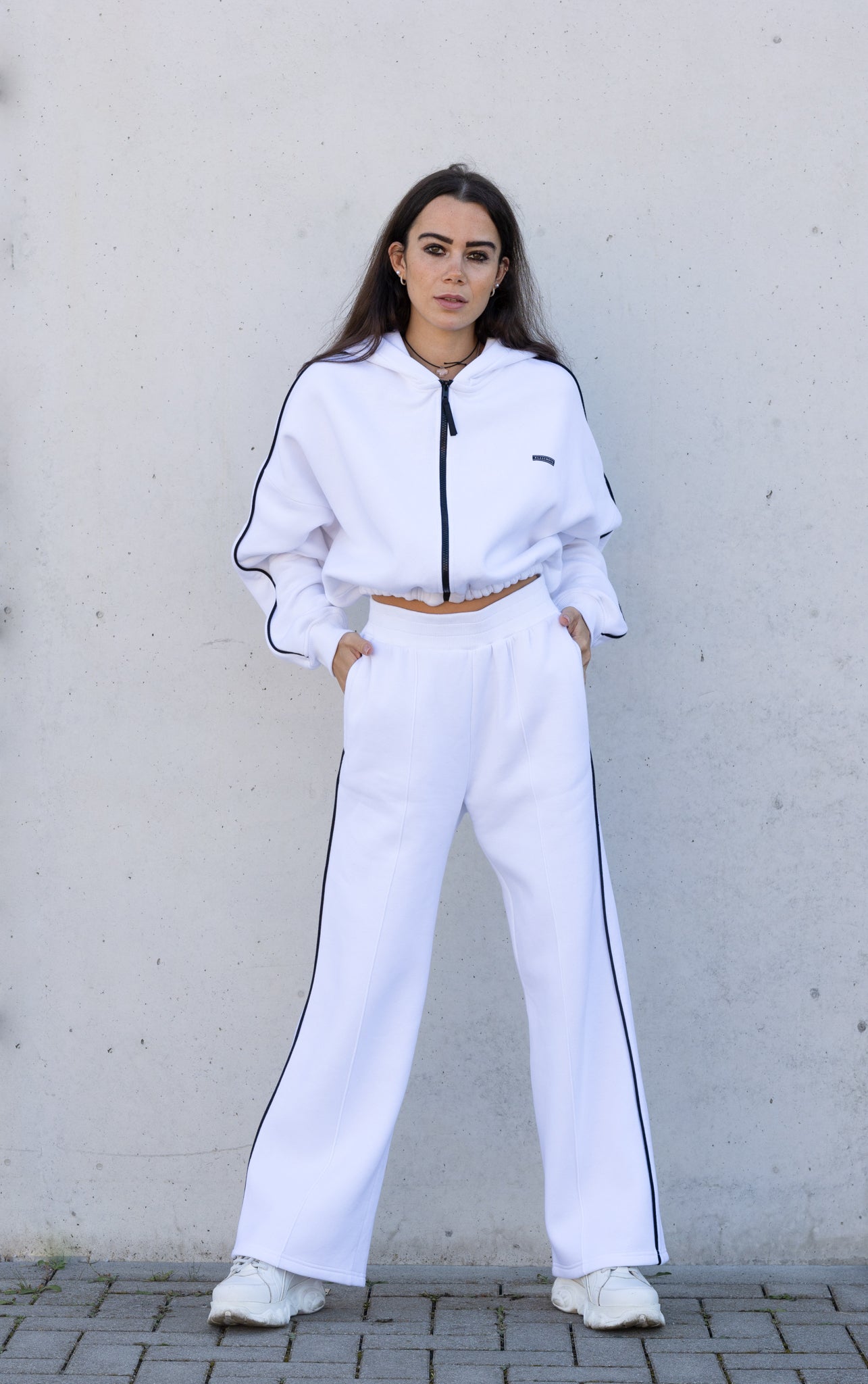 Crop-Zip Jacke mit Kapuze AURA